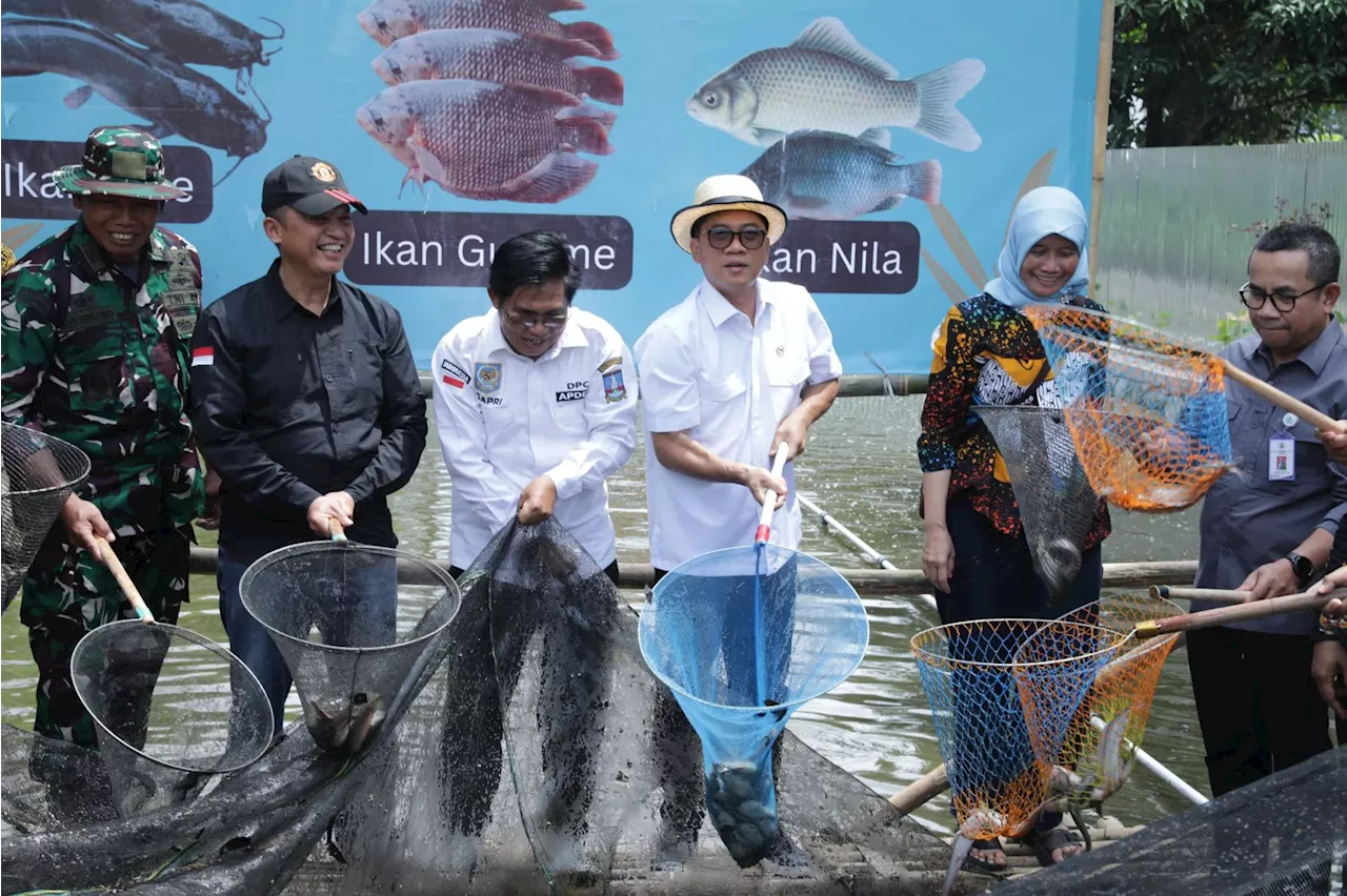 Mendes Yandri Susanto Sebut BUMDes Penting Cegah Efek Negatif Urbanisasi Bagi Desa