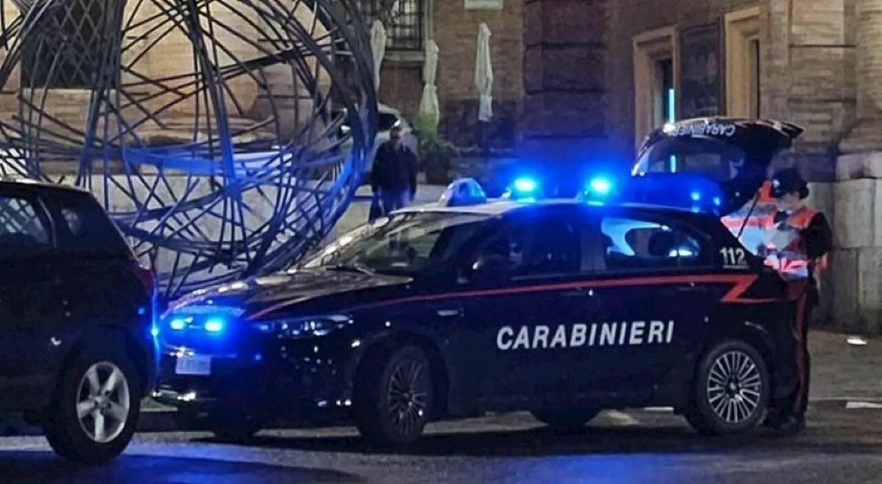 Accoltellato mentre difendeva un amico: due uomini arrestati