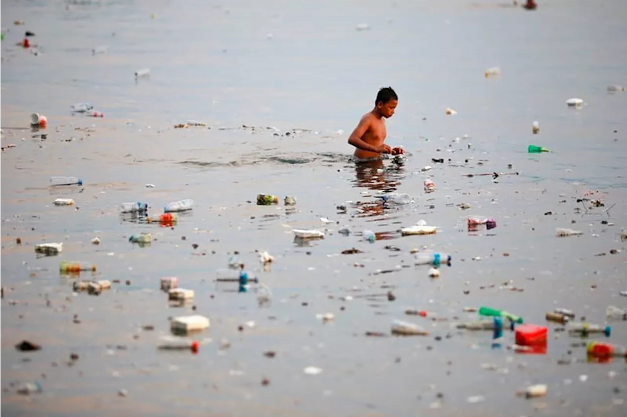 Gotong-Royong Atasi Polusi Sampah Plastik dan Aktif dalam Perjanjian Plastik Global