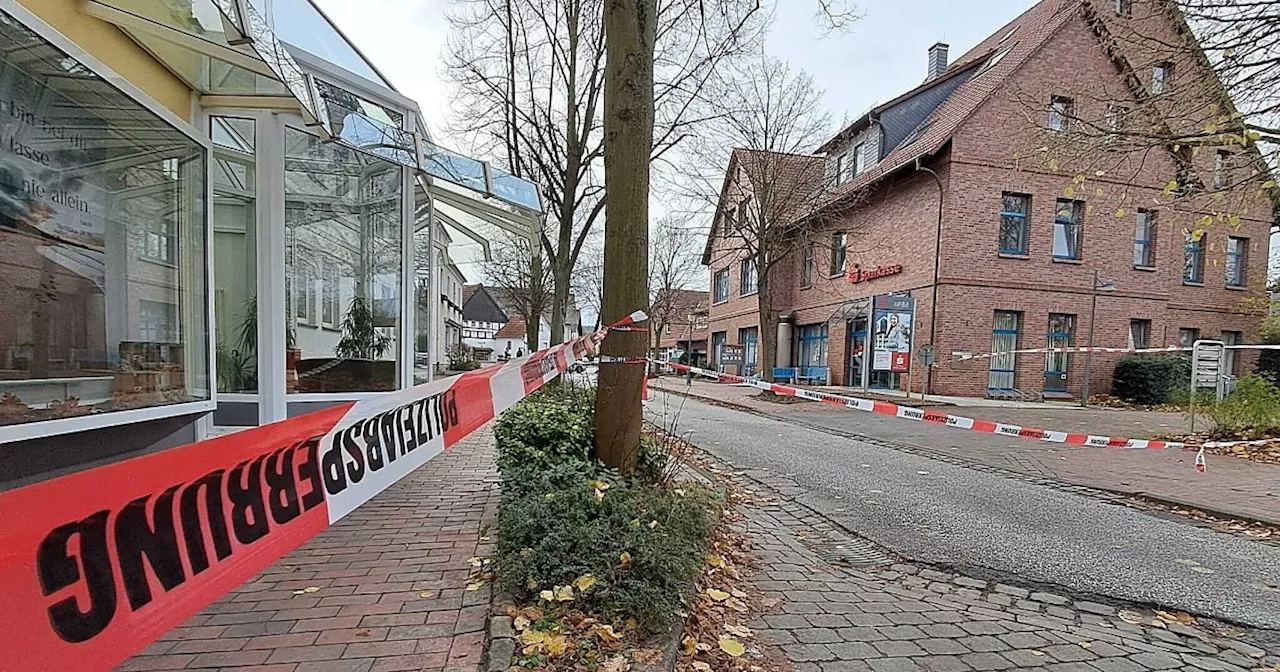 Verdächtiger Gegenstand: Polizei räumt Sparkasse in Preußisch Oldendorf