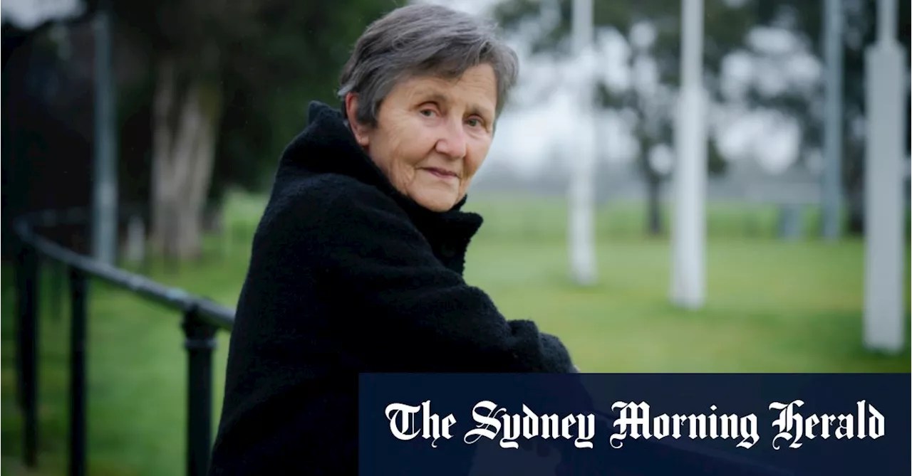 ‘I thought, geez, this is a happy story’: Helen Garner on her footy book