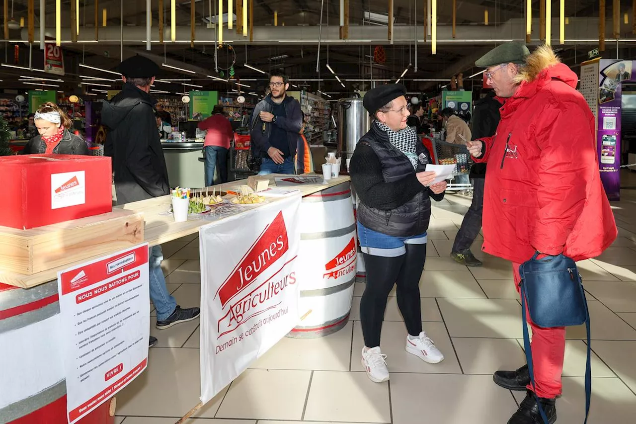 Gironde : « les consommateurs ont besoin de comprendre », les agriculteurs en mission de sensibilisation au supermarché de Sauveterre-de-Guyenne