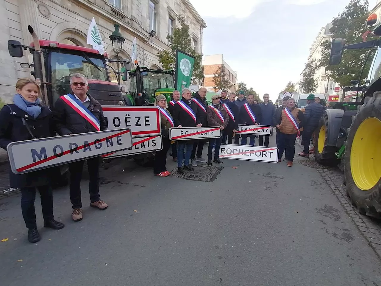 Rochefort : agriculteurs et élus mobilisés sur le marché