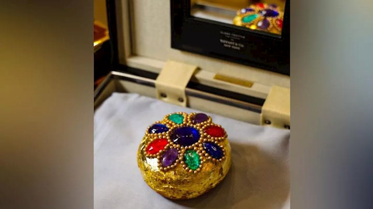 Toko Roti di New York Jual Donat Berlapis Emas dan Permata, Harganya Rp4,8 Juta