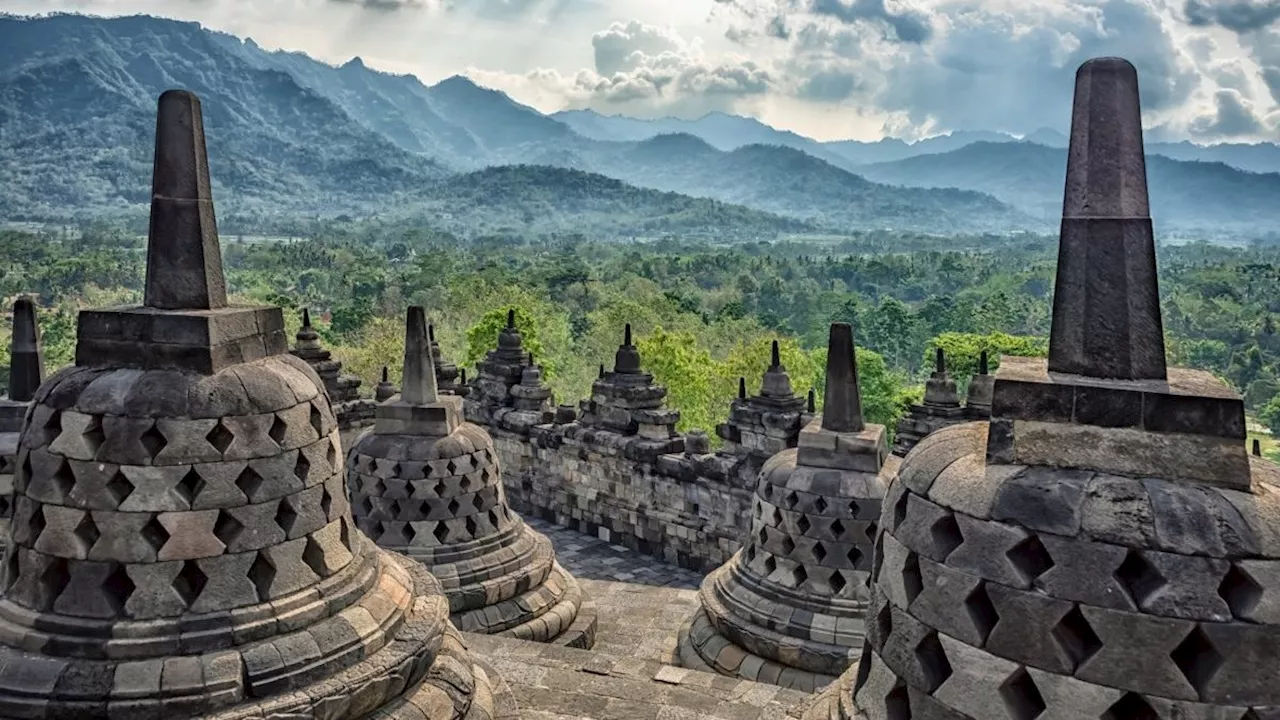 The cheaper, cultural alternative to Bali, with palaces, temples and volcanoes