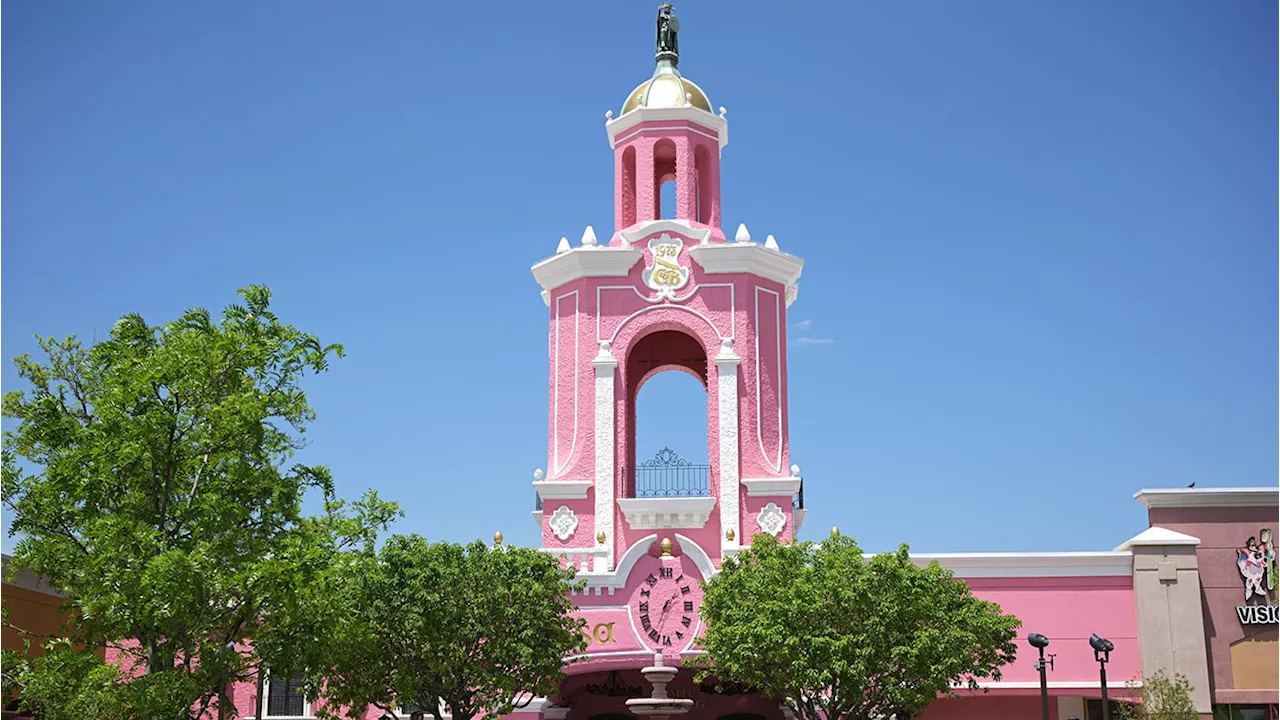 Casa Bonita Cast and Crew Members Unanimously Vote to Unionize With Actors’ Equity, IATSE