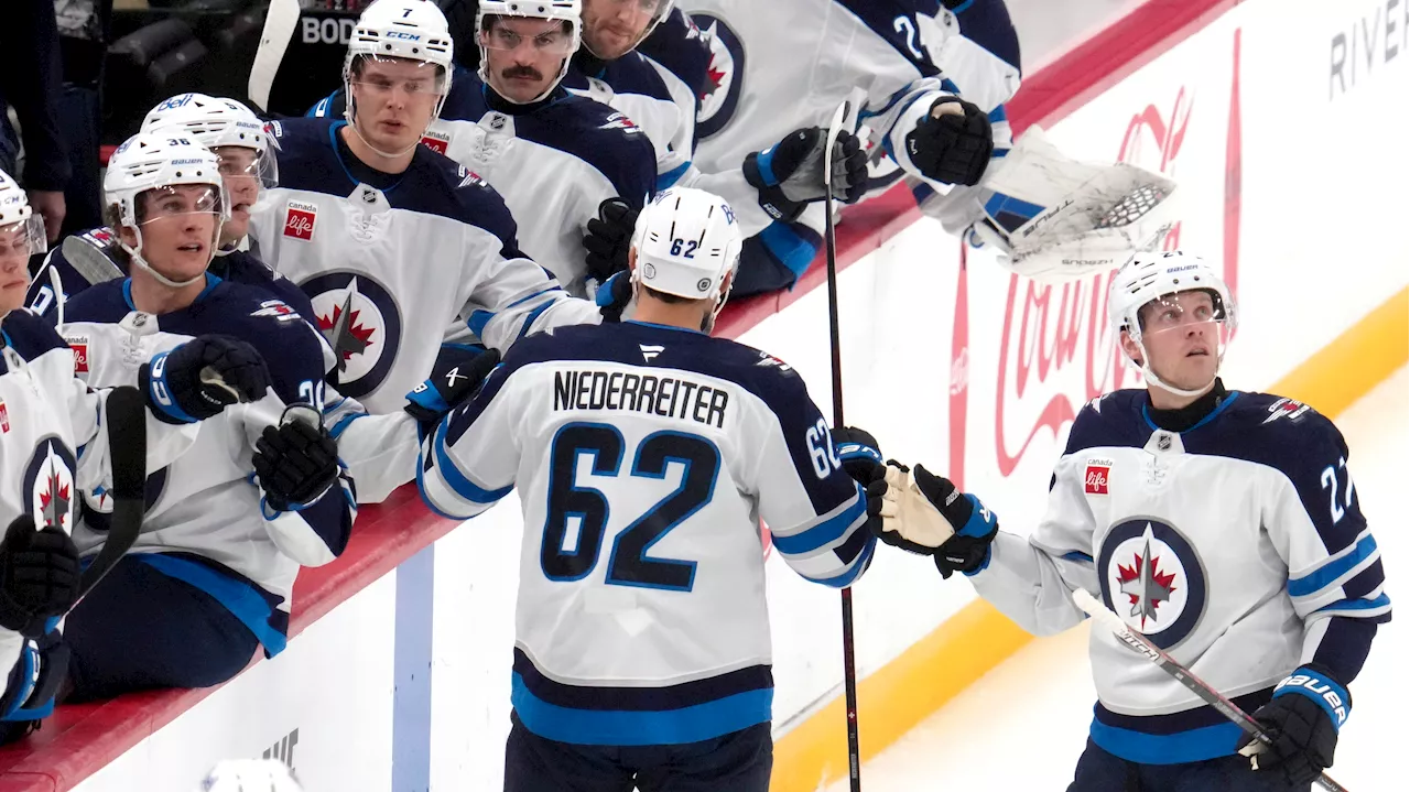 Connor's 'Gordie Howe hat trick' leads Jets to win over Penguins