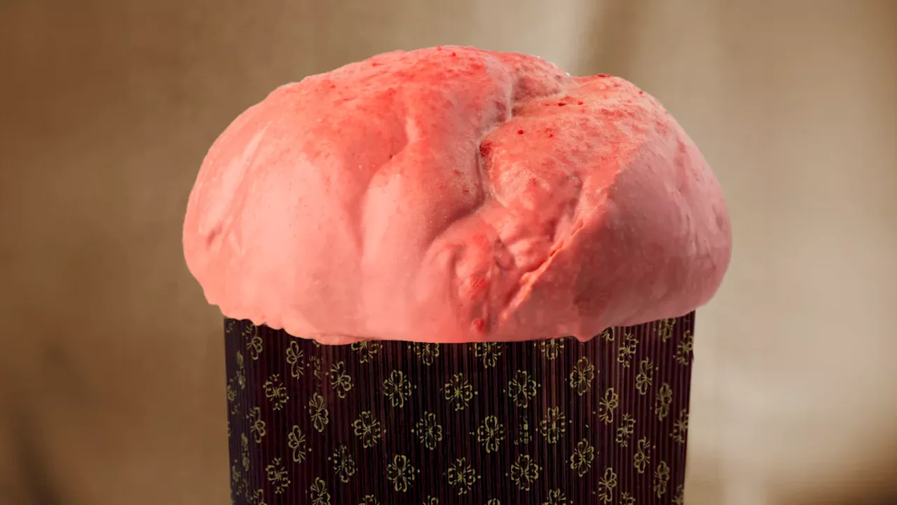 Il preziosissimo panettone alla fragola di Iginio Massari è il trend per questo Natale?