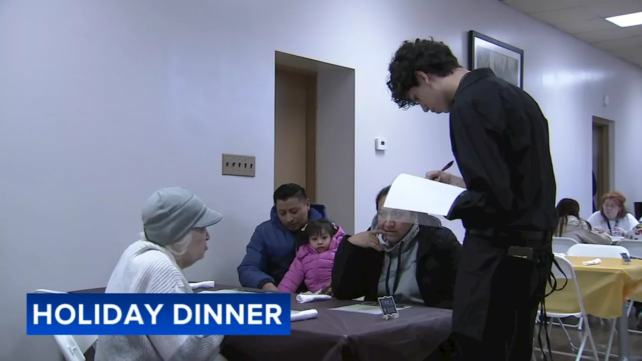 Holiday dinner served at community center in Austin ahead of Thanksgiving