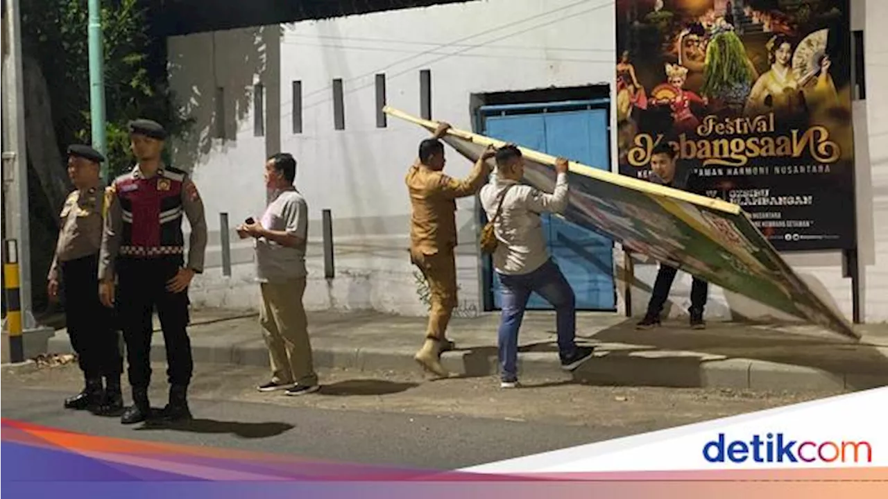 Bawaslu Banyuwangi, TNI-Polri Serentak Bersihkan APK Selama Masa Tenang Pemilu