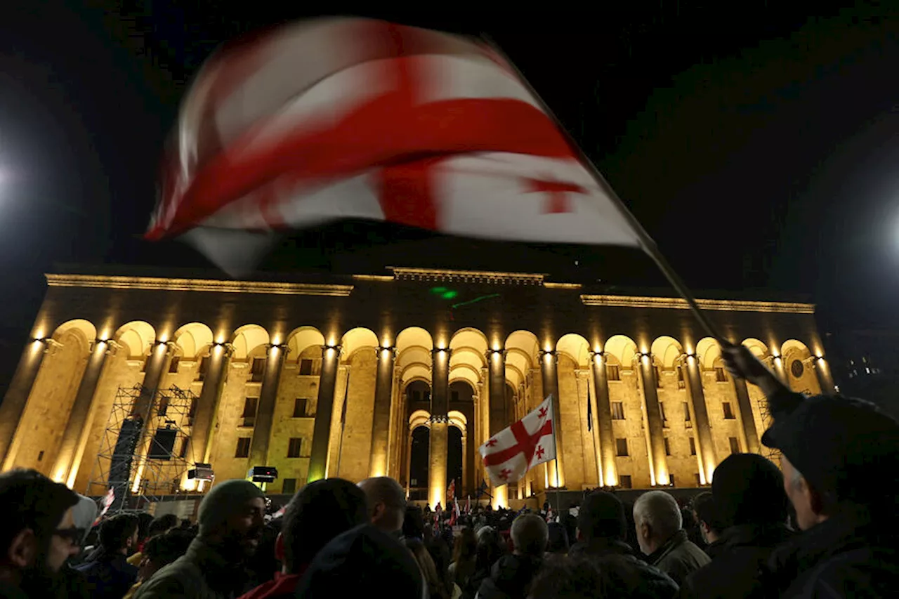 Оппозиция собирается провести новый митинг у здания парламента Грузии