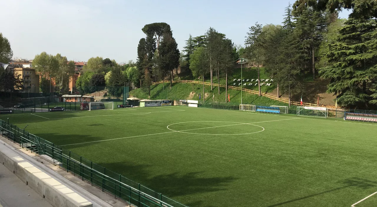 Calcio under 16 a Roma, rissa tra Dabliu e Trastevere: pugno in faccia del guardalinee, poi calci e schiaffi.