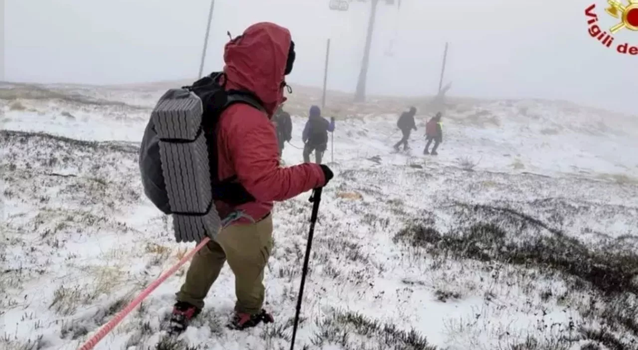 Escursionisti bloccati da bufera nel Reggiano, uno di loro sul Monte Cusna con le scarpe da passeggio: soccors