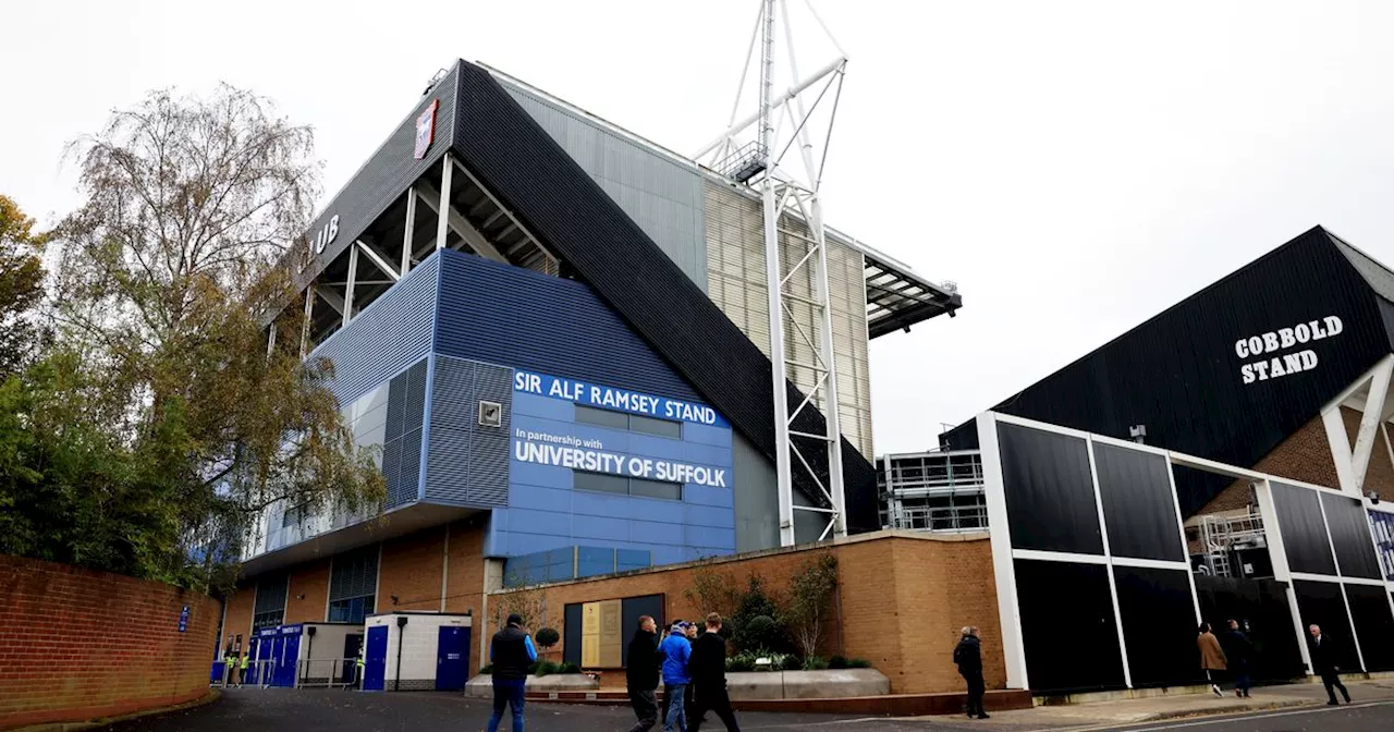 What time and TV channel is Ipswich vs Man United in the Premier League today