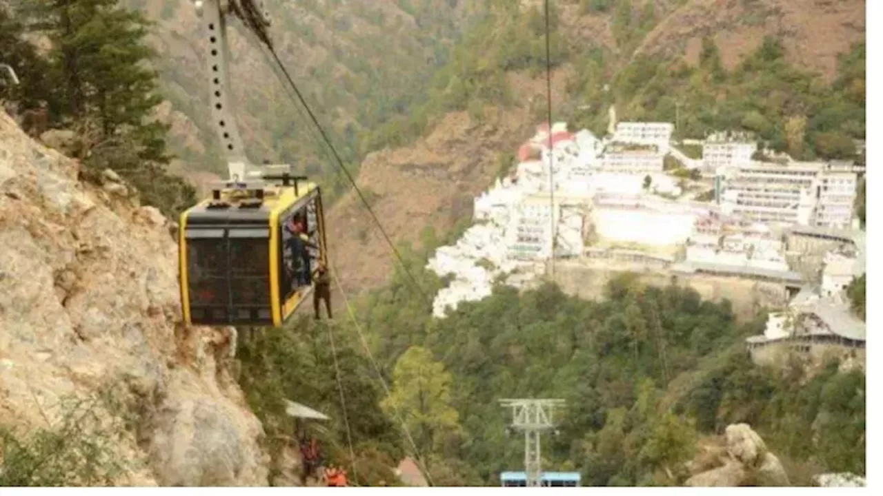 वैष्णो देवी में रोपवे परियोजना के विरोध में व्यापारियों की हड़ताल जारी, श्रद्धालुओं को हो रही है परेशानी