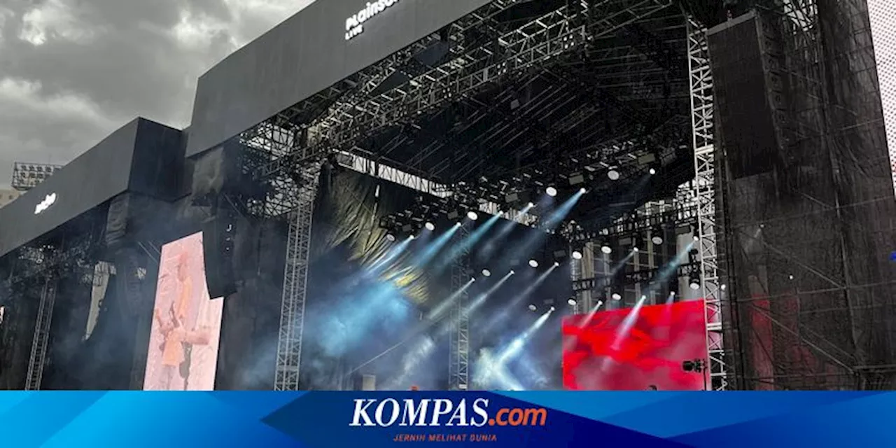 Hujan-hujanan, Penonton Setia Saksikan The Adams di Joyland Festival 2024