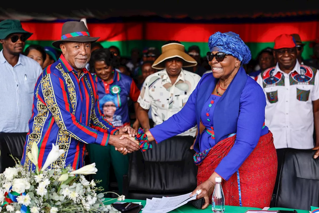 Elections en Namibie: dernier meeting de la Swapo entre prières et démonstration de force