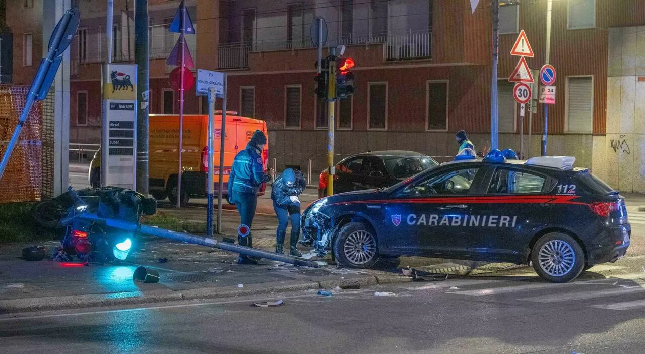 Inseguimento a Milano, scooter in fuga dai carabinieri finisce contro un muro: Ramy muore a 19 anni. I militar