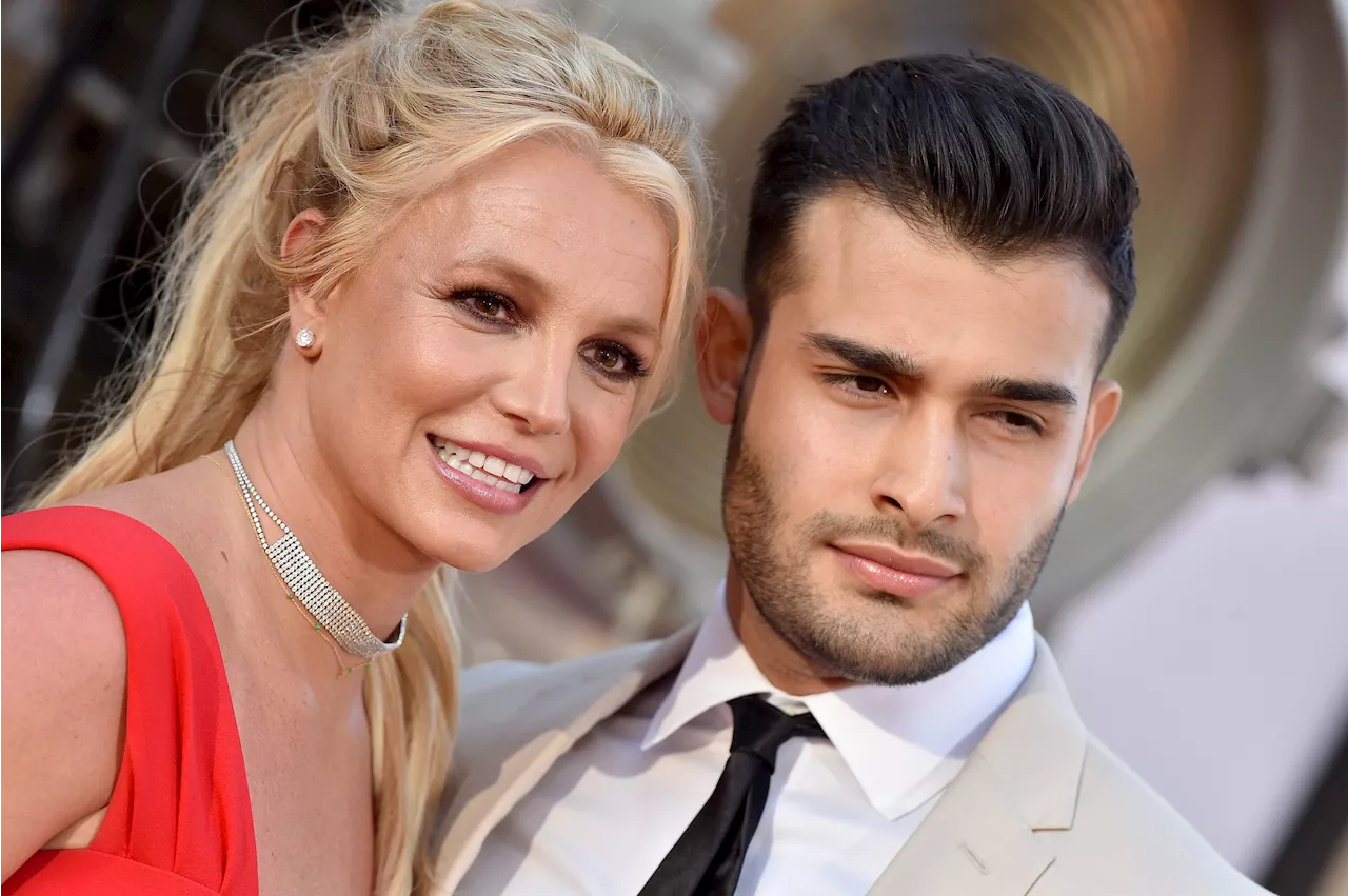 Sam Asghari Makes Red Carpet Appearance at amfAR Las Vegas Benefit