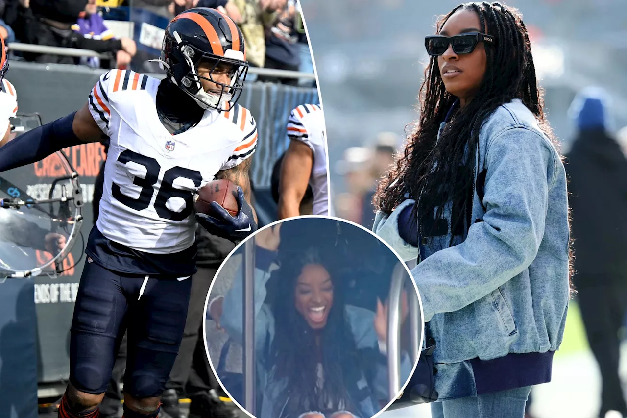 Simone Biles celebrates husband Jonathan Owens' big play in Bears vs. Vikings