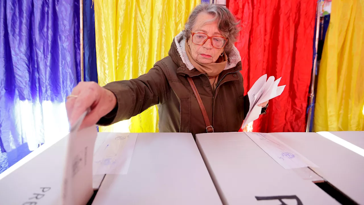 Ciolacu y Georgescu avanzan a segunda vuelta en las elecciones presidenciales de Rumania