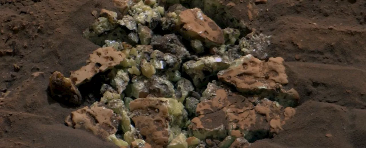 Curiosity Cracked Open a Rock on Mars And Found a Big Surprise