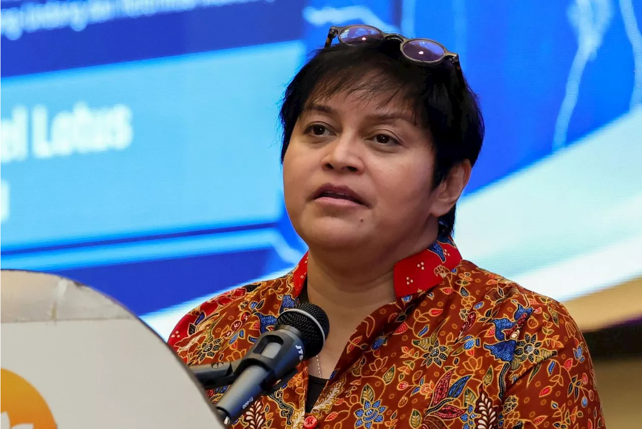 Johor's four-and-a-half-day work week depends on state govt's rationale, says Azalina