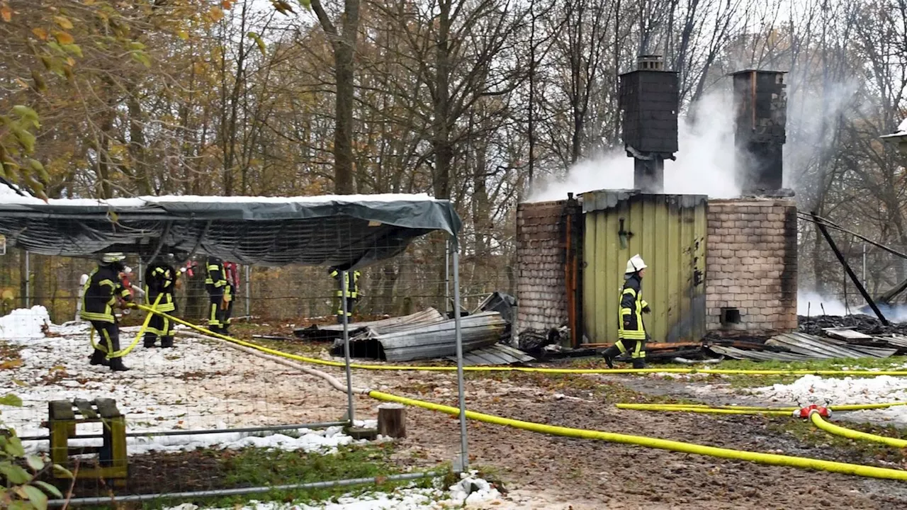 Brände: Etwa 20 Verletzte bei Brand in Flüchtlingsunterkunft