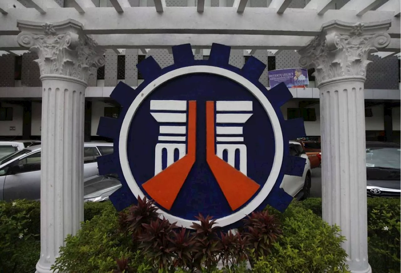 DPWH sees progress in building roads