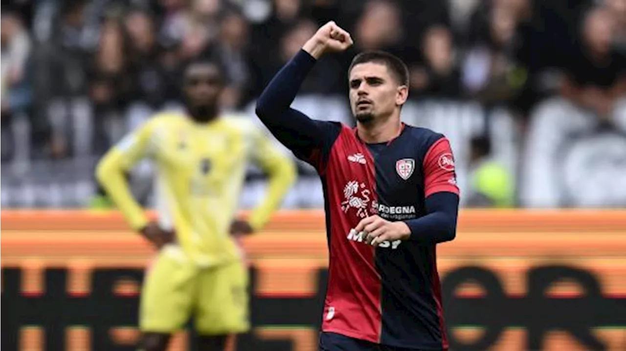 Il VAR richiama Sozza e Marin trasforma il rigore: Cagliari avanti 1-0 sul Genoa