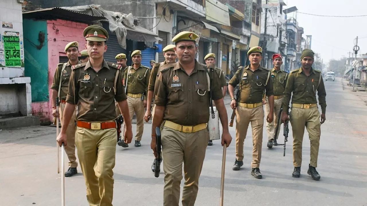 'पथराव होते ही भाग गए मस्जिद के सदर जफर अली, भीड़ ने लगाए भड़काऊ नारे', संभल हिंसा पर DM का बयान