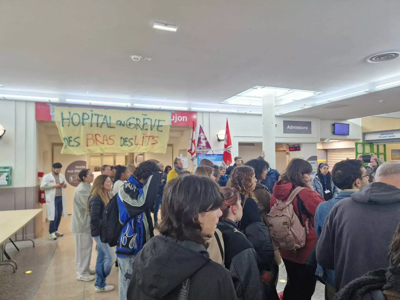 Cadences infernales, manque de soignants : l'hôpital Beaujon à Clichy entame son deuxième mois de grève