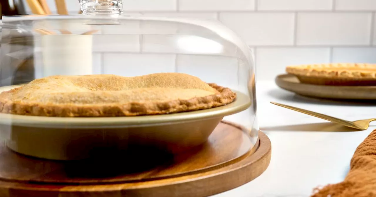 Fridge or counter? How to store leftover pie.