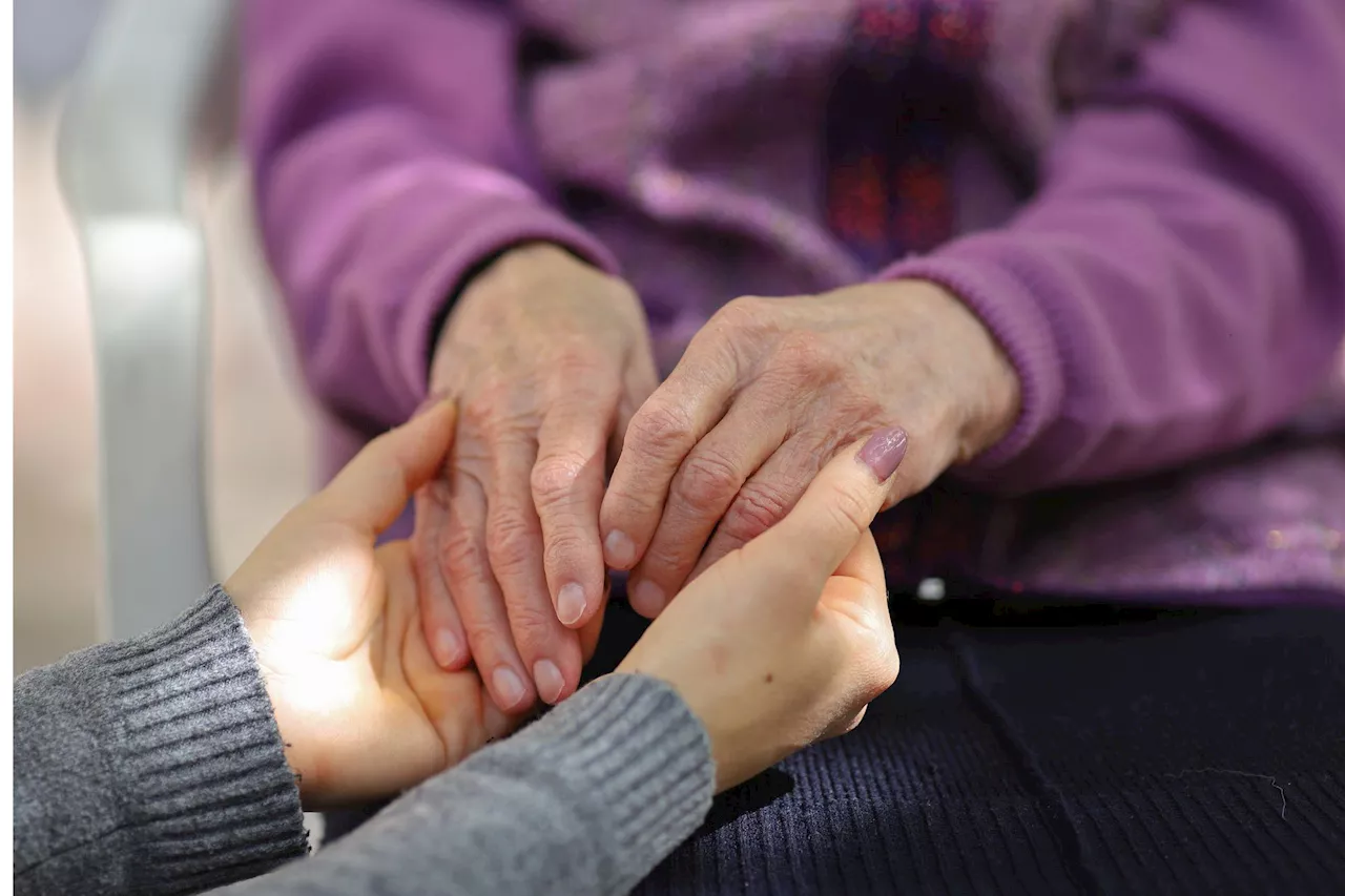 Il 70% dei lavoratori è anche caregiver, ecco i bisogni di welfare