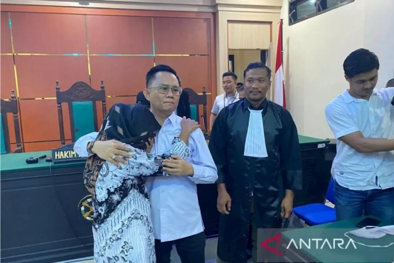 Tepat di Hari Guru, Supriyani Akhirnya Divonis Bebas oleh Majelis Hakim