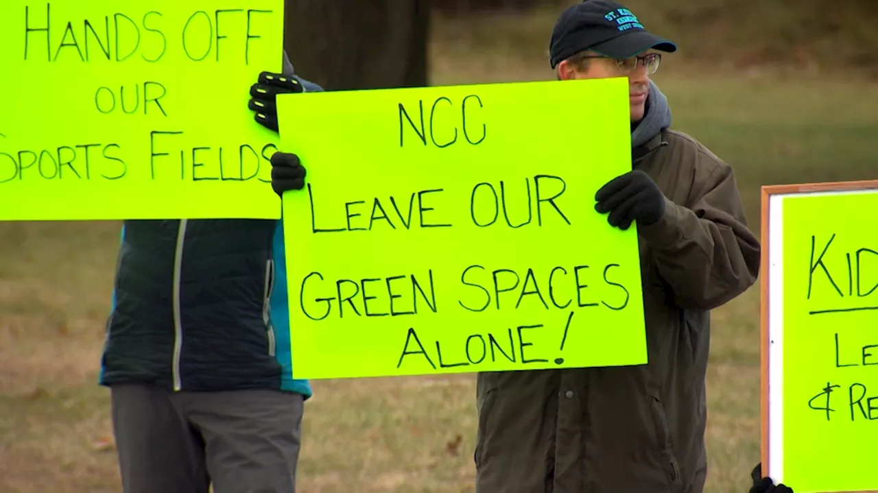 Ottawa city councillor concerned over sprung structure debate as protests continue