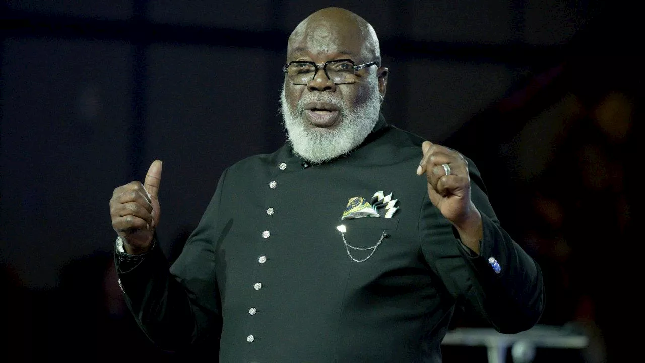 Bishop T.D. Jakes suffers health incident after 'powerful' sermon during Sunday service