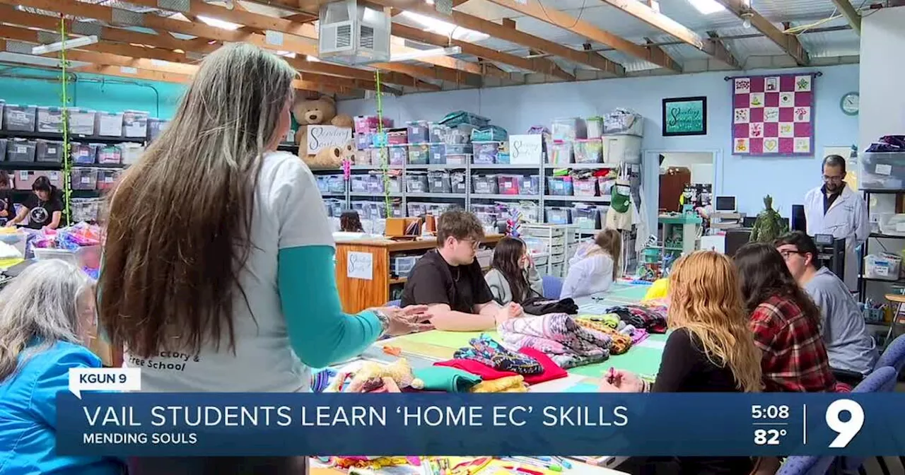 Adulting 101: Mica Mountain upperclassmen learn Home-Ec skills at Midtown nonprofit