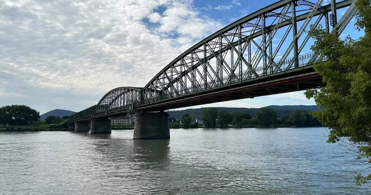 Nun doch Ersatzquerung bei Sanierung Donaubrücke Stein-Mauern