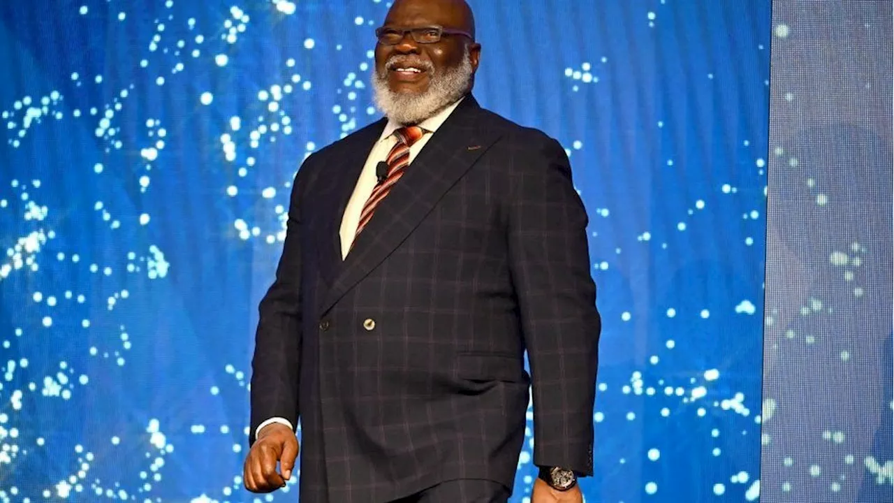 Family shares update on Bishop T.D. Jakes, urges love and gratitude for this Thanksgiving