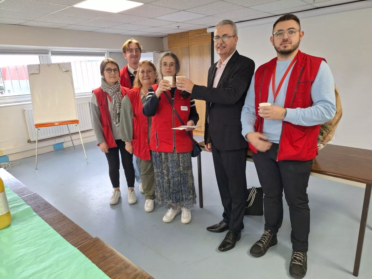 Figure incontournable d’Auchan à Cherbourg-en-Cotentin, Isabelle prend sa retraite après 35 ans