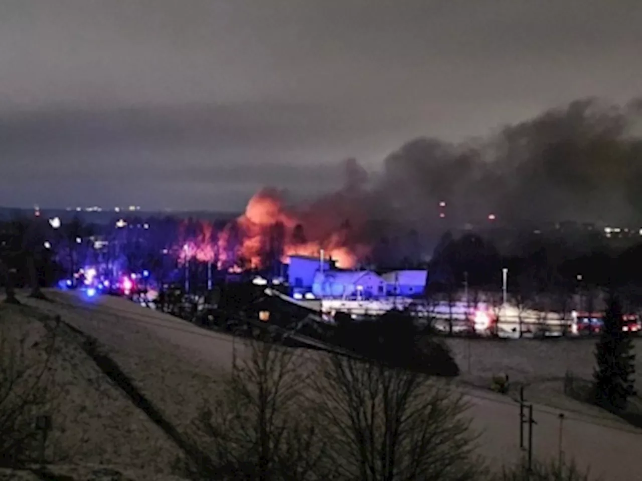 DHL cargo plane crashes on house near Lithuania’s Vilnius airport, killing one and injuring two (VIDEO)