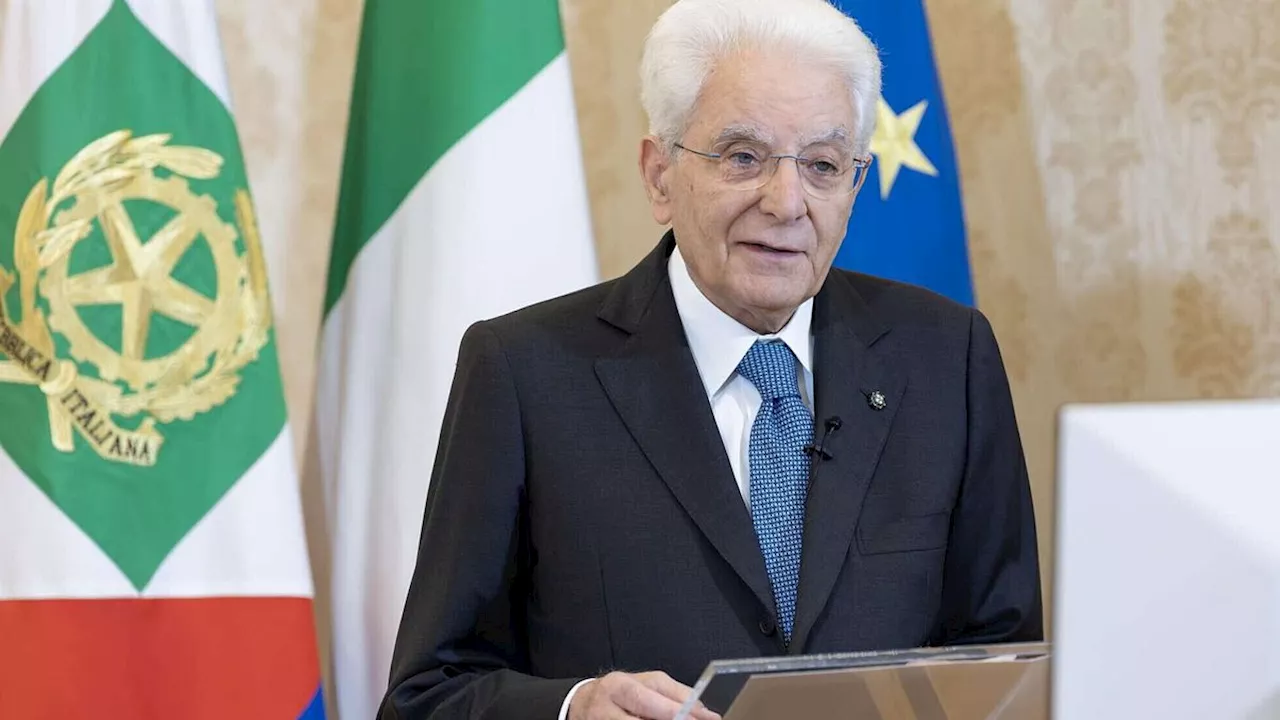 Mattarella: 'Non è stato fatto abbastanza contro la violenza sulle donne'