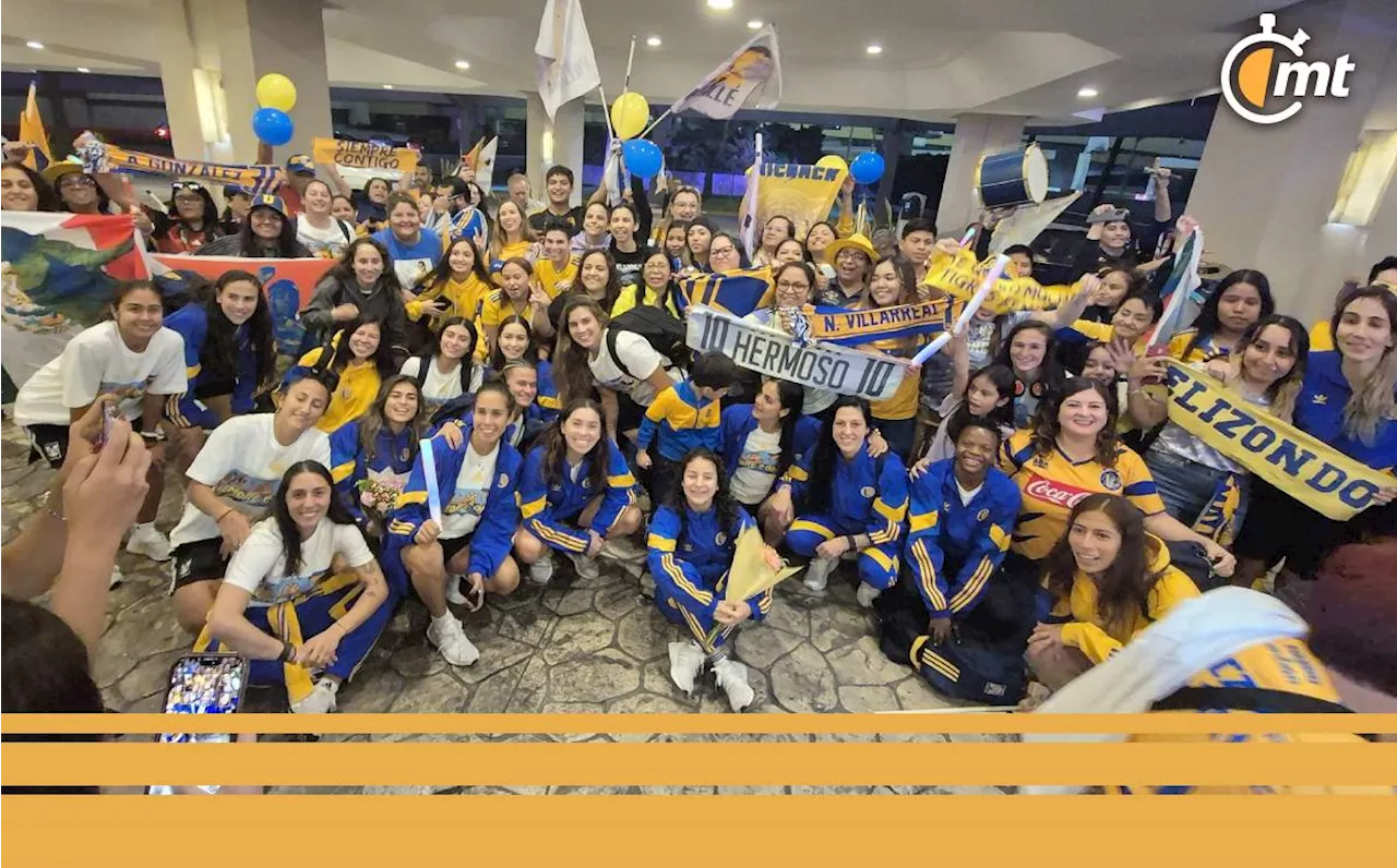 Tigres Femenil recibe serenata previo a la Final Regia ante Rayadas