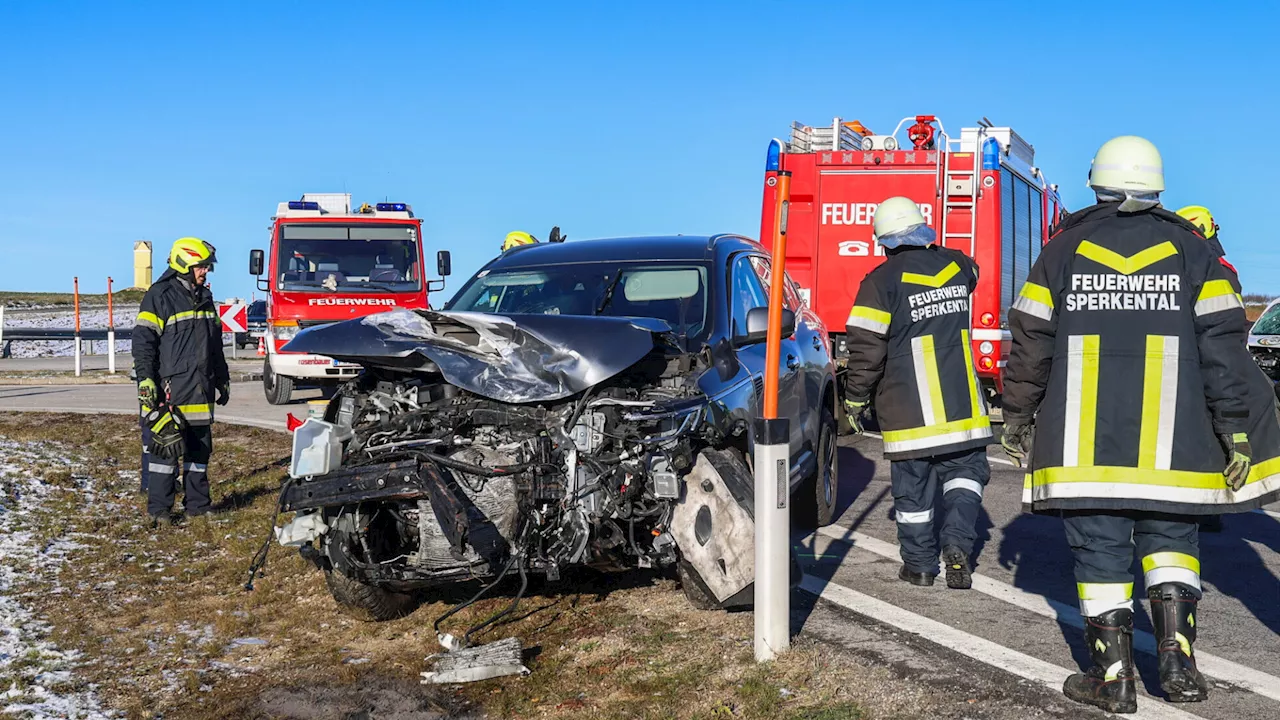 Zwei Schwerverletzte bei Verkehrsunfall auf der B37