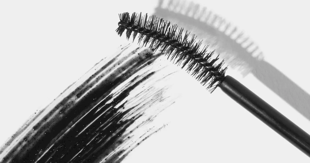 Special code saves 40% on 'fantastic' mascara that 'doesn't clog'