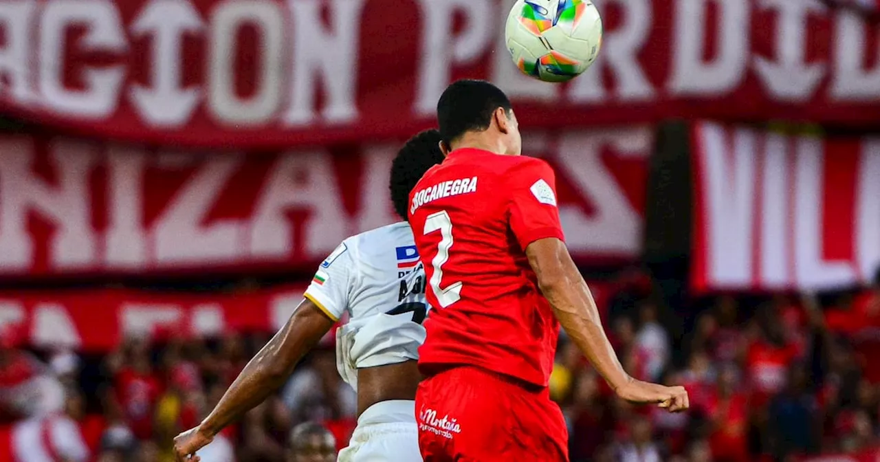 James Aguirre, agredido por un recogebolas durante Once Caldas vs América