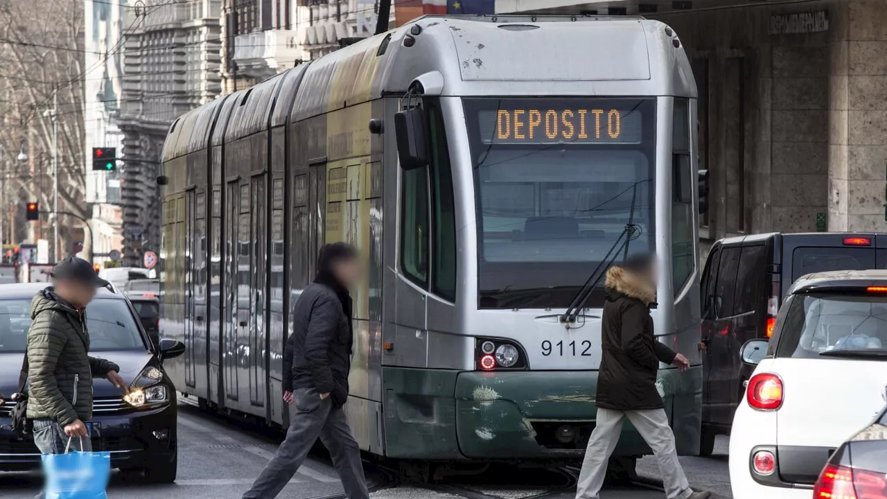 Sciopero a Roma, venerdì 29 novembre a rischio metro, tram e bus per 24 ore