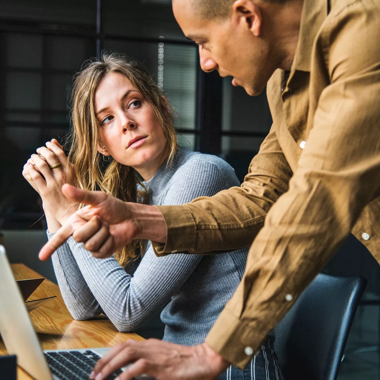 Violences faites aux femmes : pourquoi parle-t-on de violences économiques ?