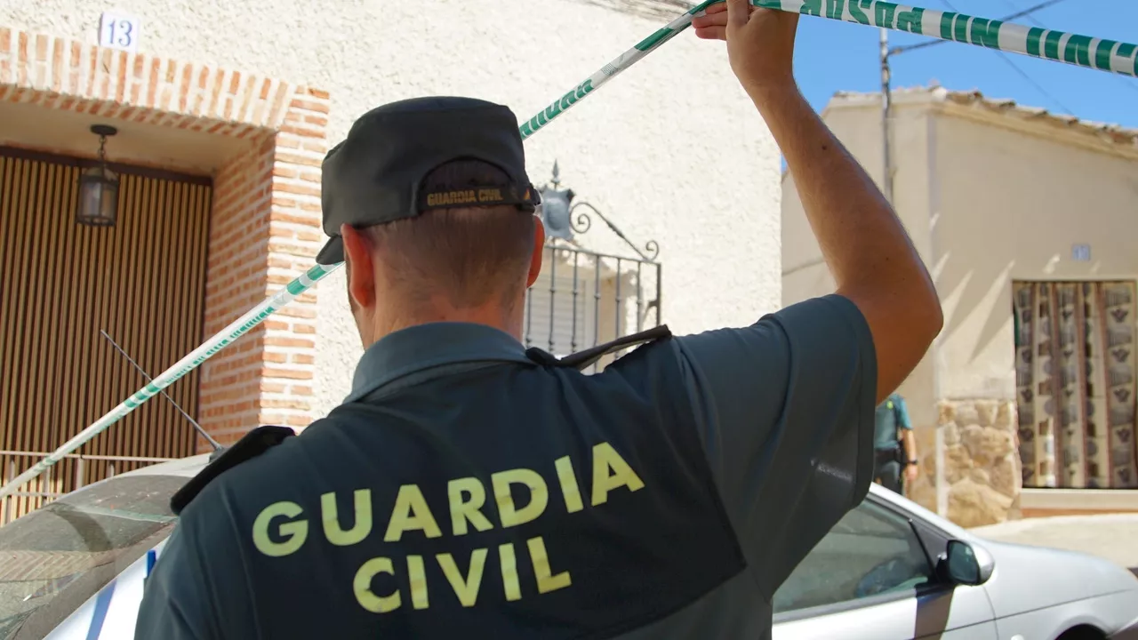 Asesinada una menor de 15 años por cuchilladas en el cuello en Orihuela, Alicante